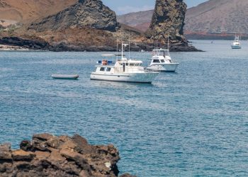 What to wear to a corporate event on a yacht in Tenerife?