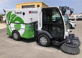 How does a street sweeper truck work?