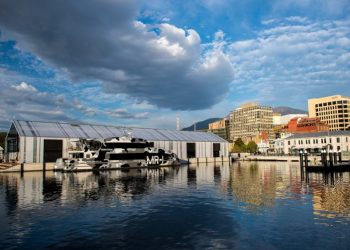 Hobart Accommodation & Tours