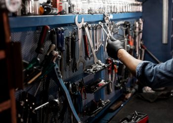 The Top 3 Best Latex Gloves for Auto Repair