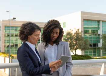 Why Local Real Estate Expertise Still Matters Online